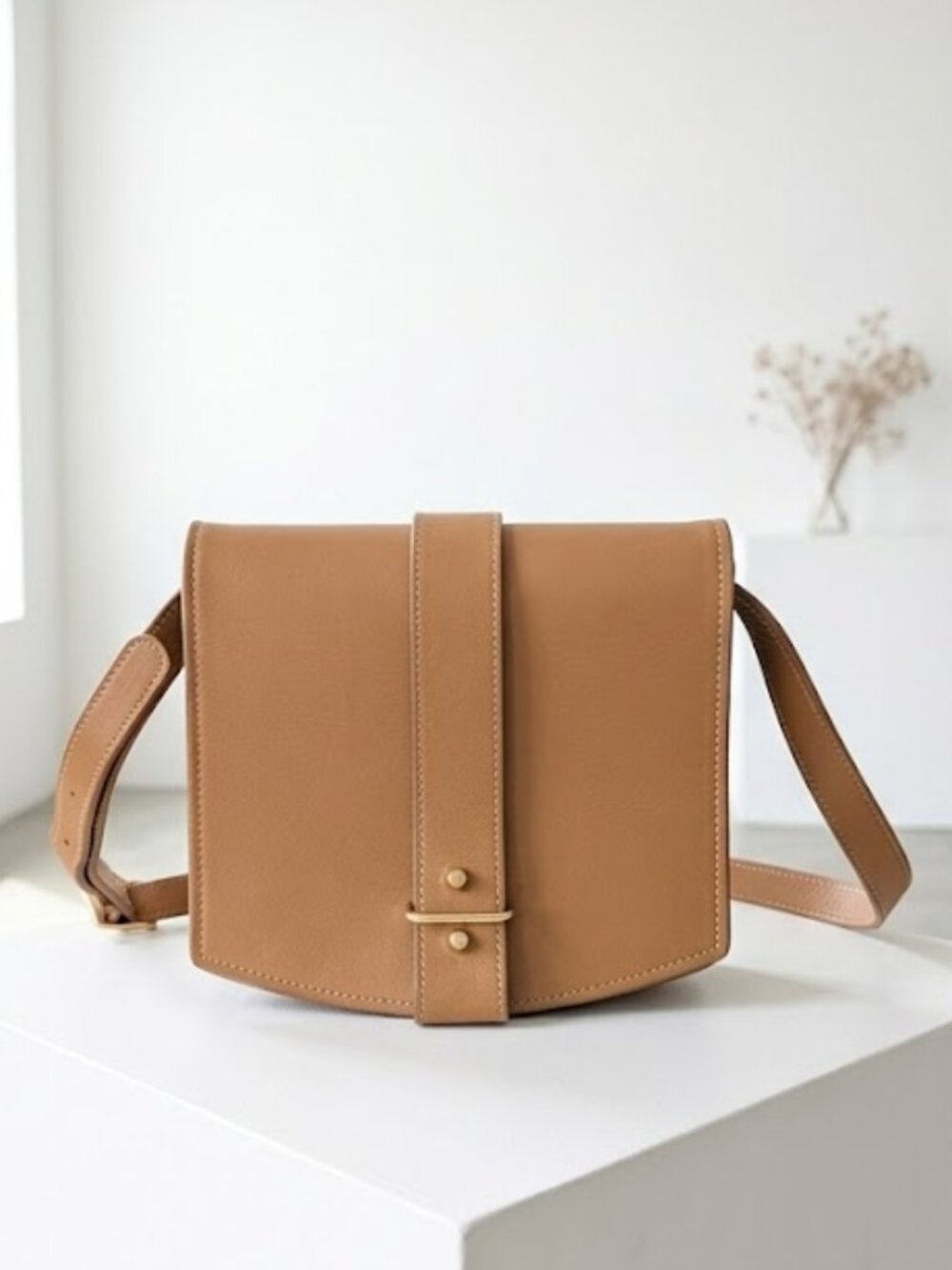 Haerfest Agnes Leather Satchel – Tan Minimalist Shoulder Bag